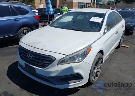 2015 Hyundai Sonata Sport z USA, uszkodzony, nr VIN 5NPE34AF0FH055387